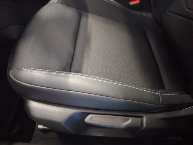 JEEP Avenger — foto 16 di 24