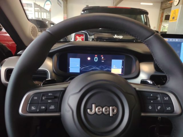 JEEP Avenger — foto 21 di 24