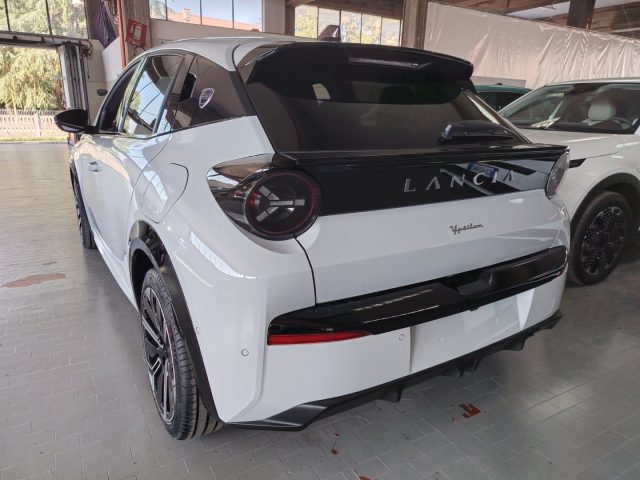 LANCIA Ypsilon — foto 10 di 20