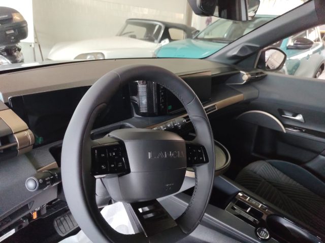 LANCIA Ypsilon — foto 15 di 20
