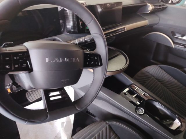 LANCIA Ypsilon — foto 16 di 20