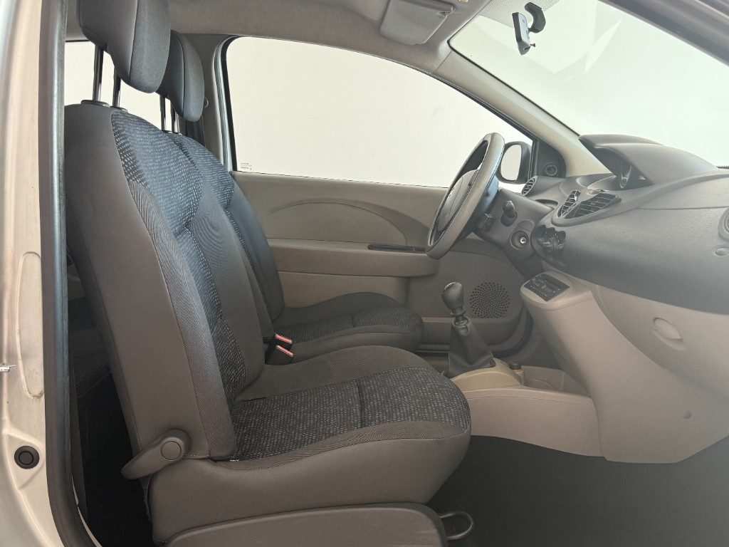 RENAULT Twingo 1.2 16V Sport & Sound - 13