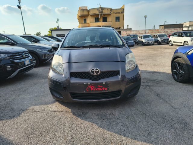 TOYOTA Yaris Grigio scuro metallizzato