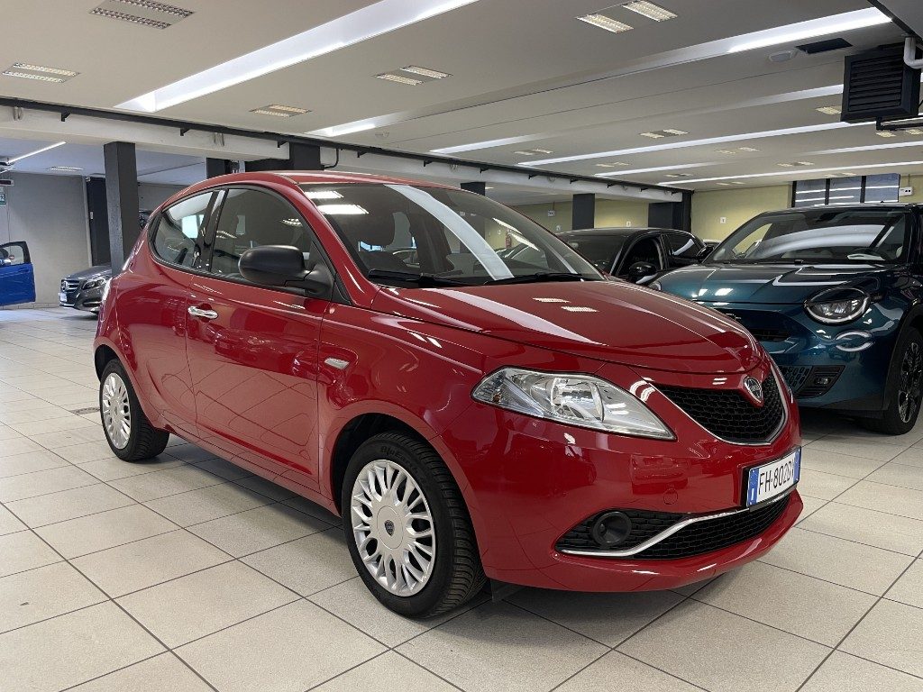 LANCIA Ypsilon 1.2 69 CV 5 porte Silver - 3