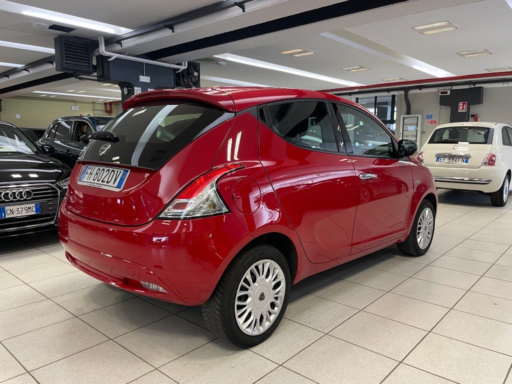LANCIA Ypsilon 1.2 69 CV 5 porte Silver - 4