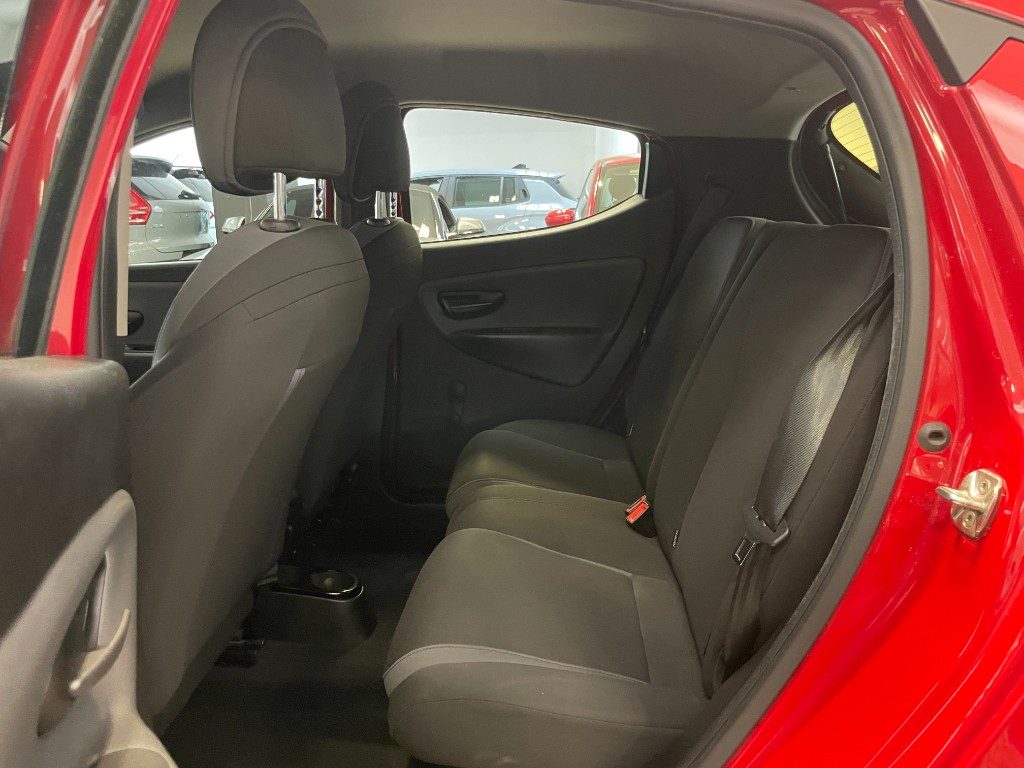 LANCIA Ypsilon 1.2 69 CV 5 porte Silver - 8