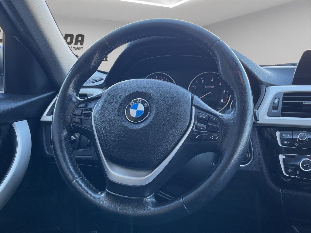 BMW 318 d Touring 150CV - 11