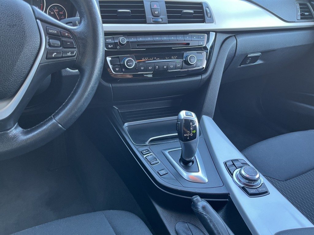 BMW 318 d Touring 150CV - 13