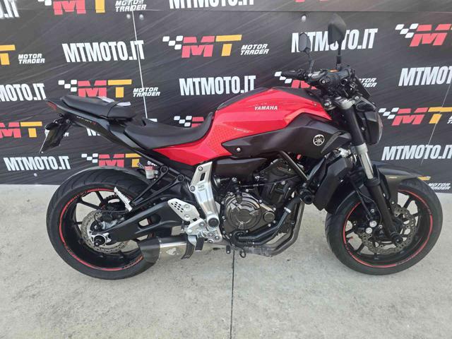 YAMAHA MT-07 Red metallized
