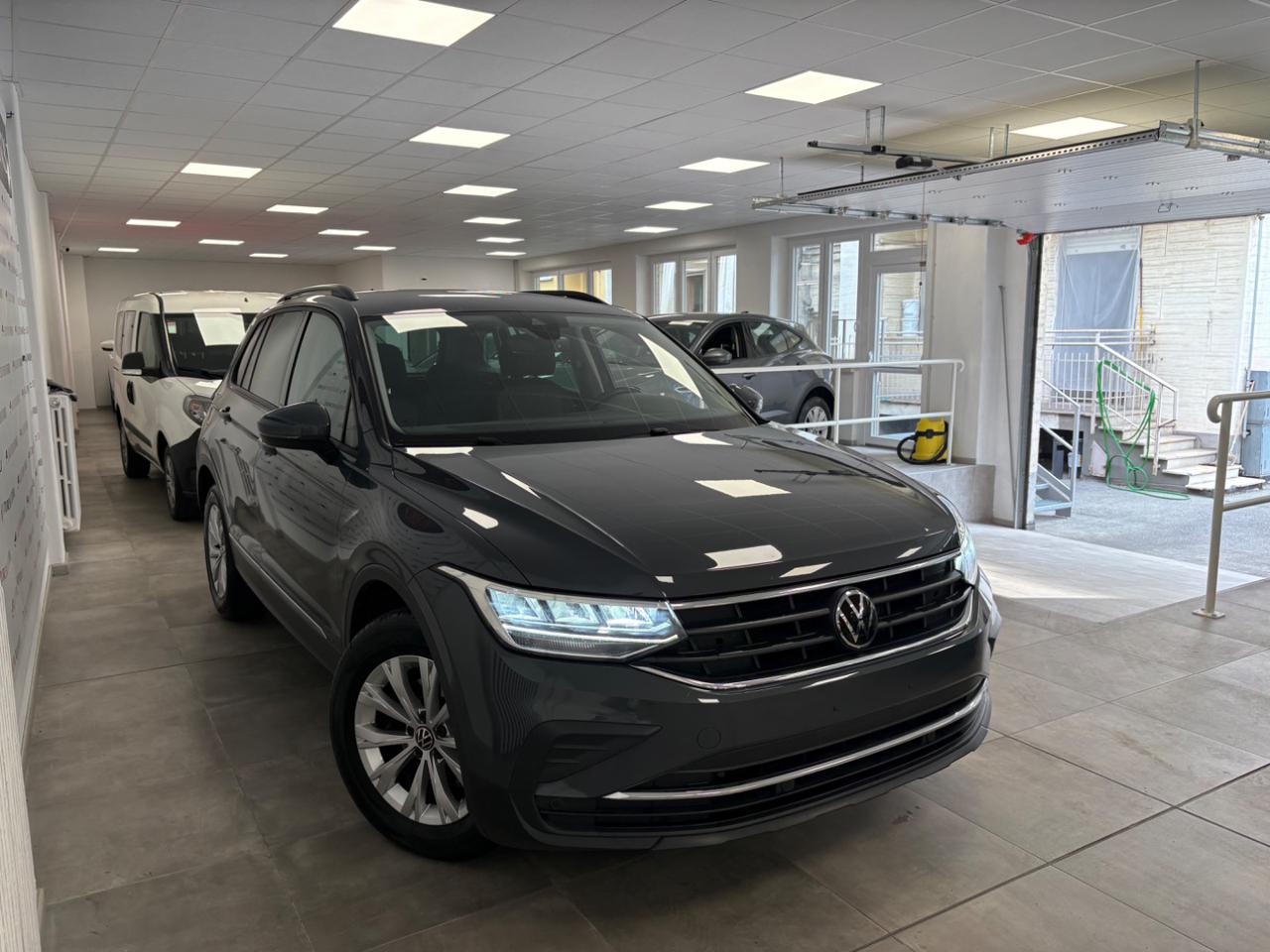 VOLKSWAGEN Tiguan 2.0 TDI 150 CV SCR DSG Life FULL LED PREZZO REALE! - 3
