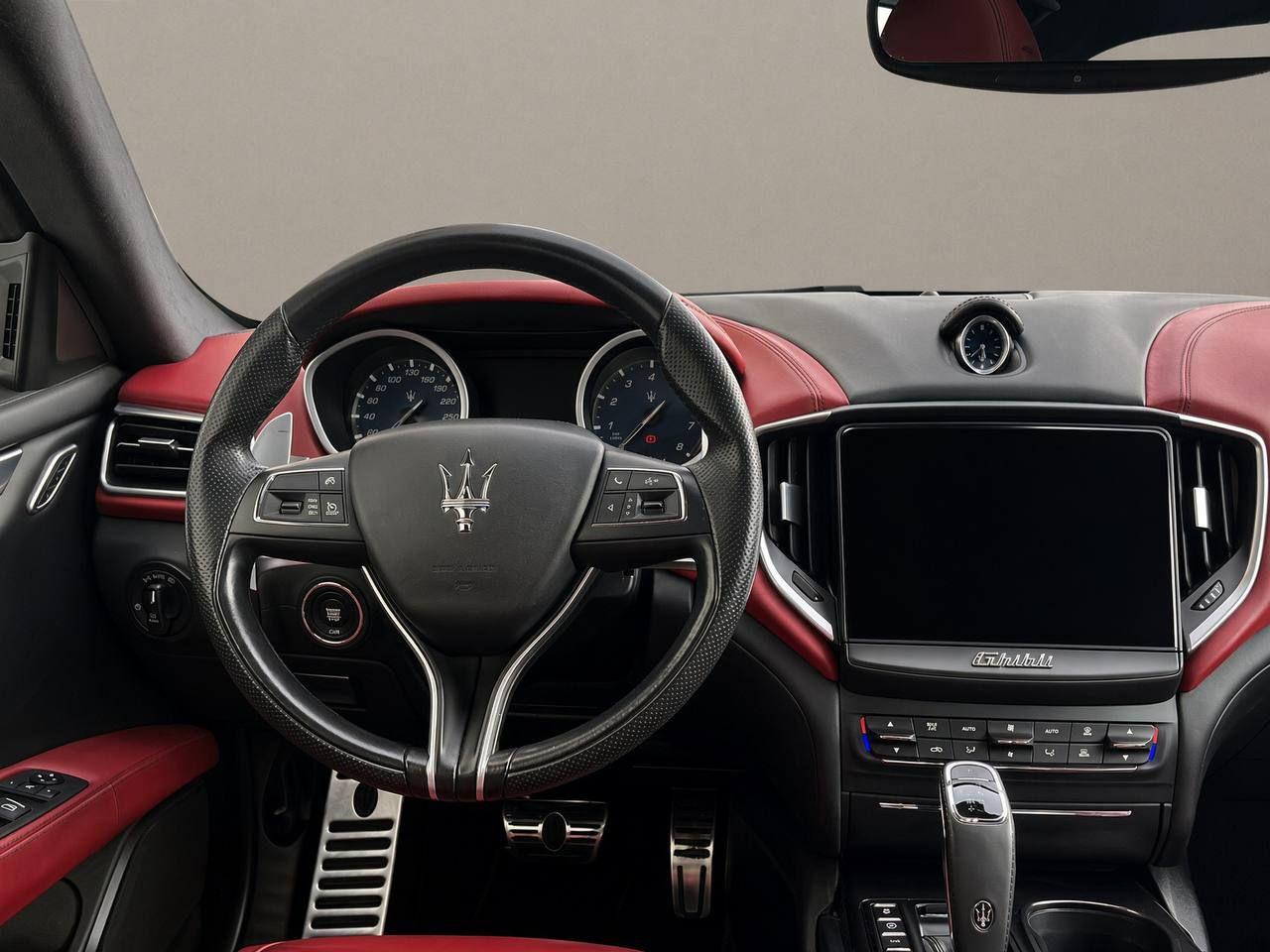 MASERATI Ghibli V6 Gransport - 14