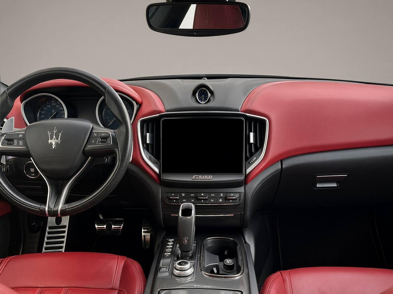 MASERATI Ghibli V6 Gransport - 13