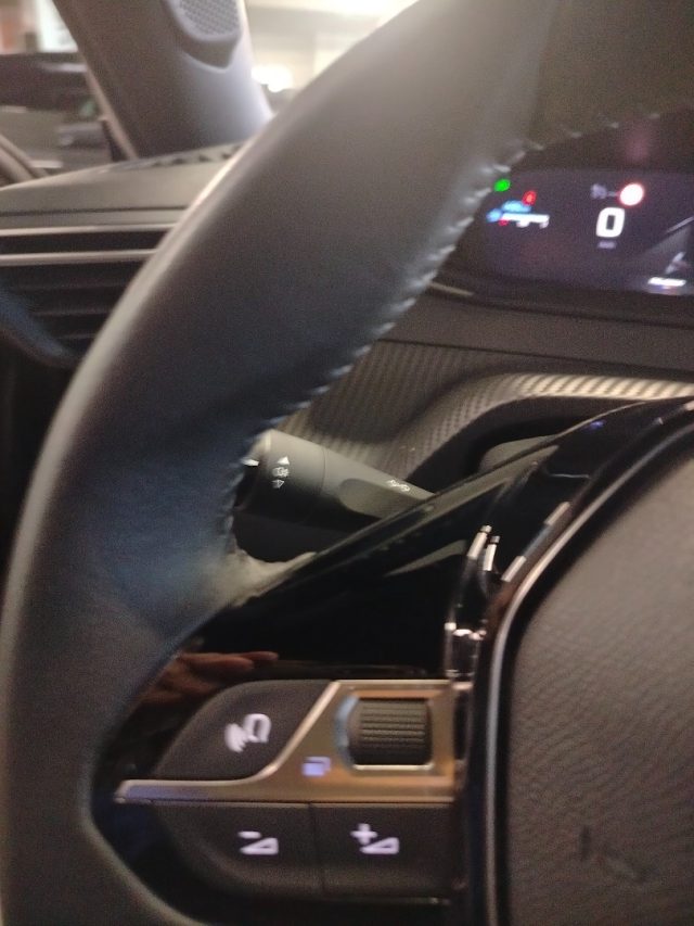 PEUGEOT 2008 — foto 22 di 29