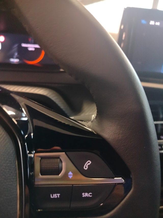 PEUGEOT 2008 — foto 23 di 29