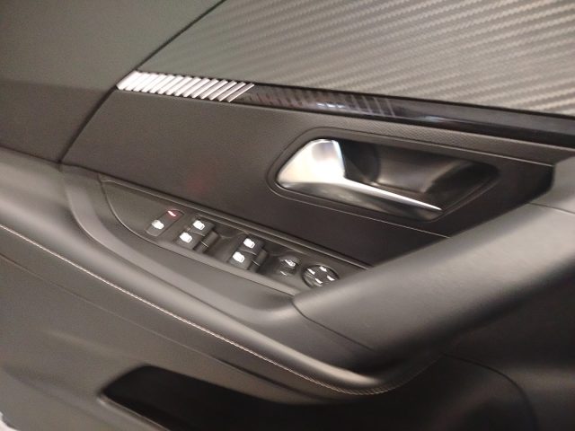 PEUGEOT 2008 — foto 29 di 29