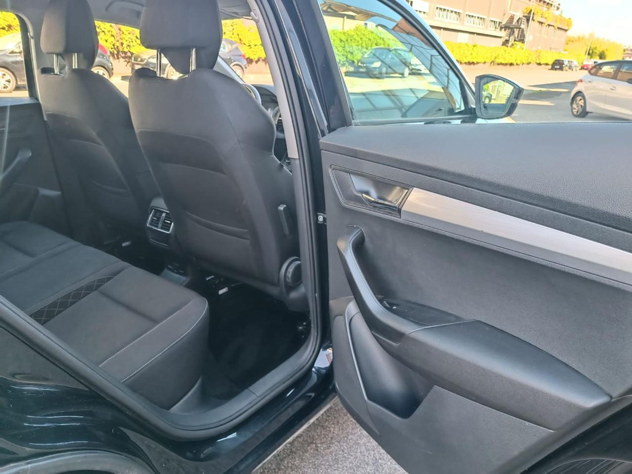 SKODA Karoq 1.6 TDI SCR DSG Ambition - 11