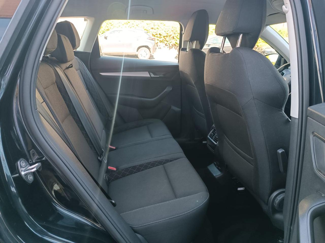 SKODA Karoq 1.6 TDI SCR DSG Ambition - 10