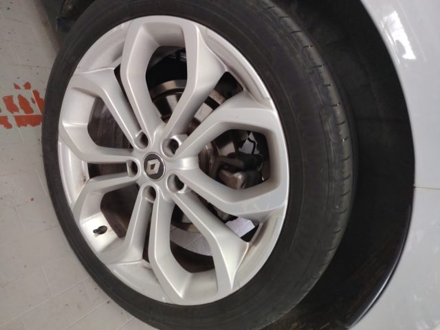 RENAULT Scenic — foto 14 di 23