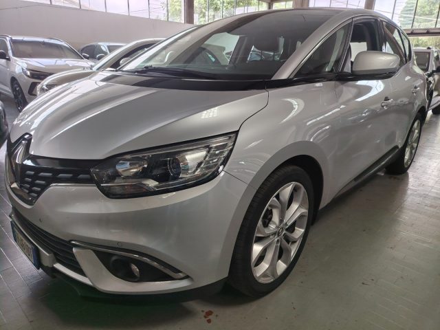 RENAULT Scenic — foto 3 di 23