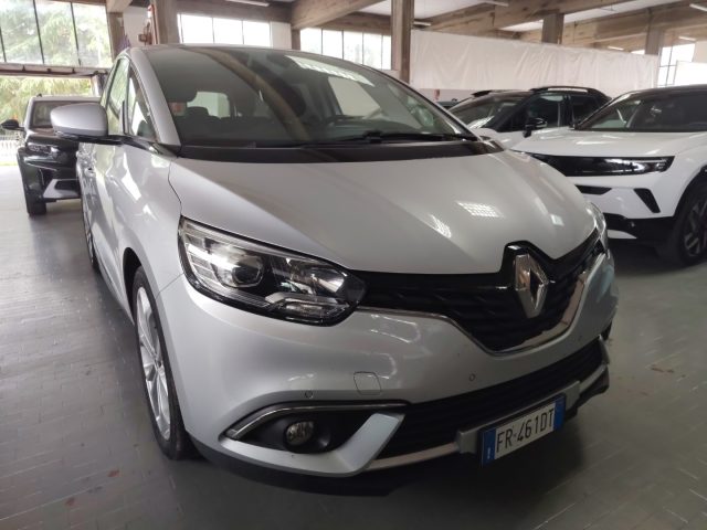 RENAULT Scenic — foto 2 di 23