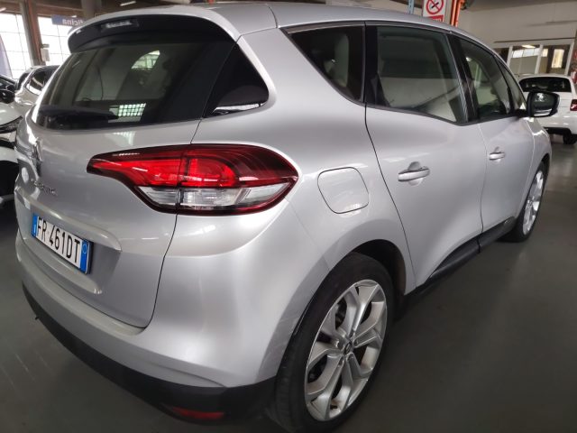 RENAULT Scenic — foto 5 di 23