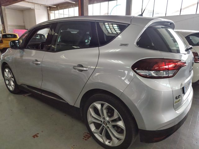 RENAULT Scenic — foto 11 di 23