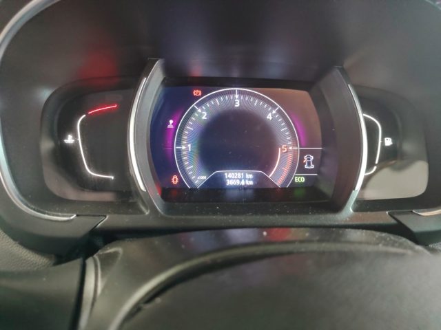 RENAULT Scenic — foto 19 di 23