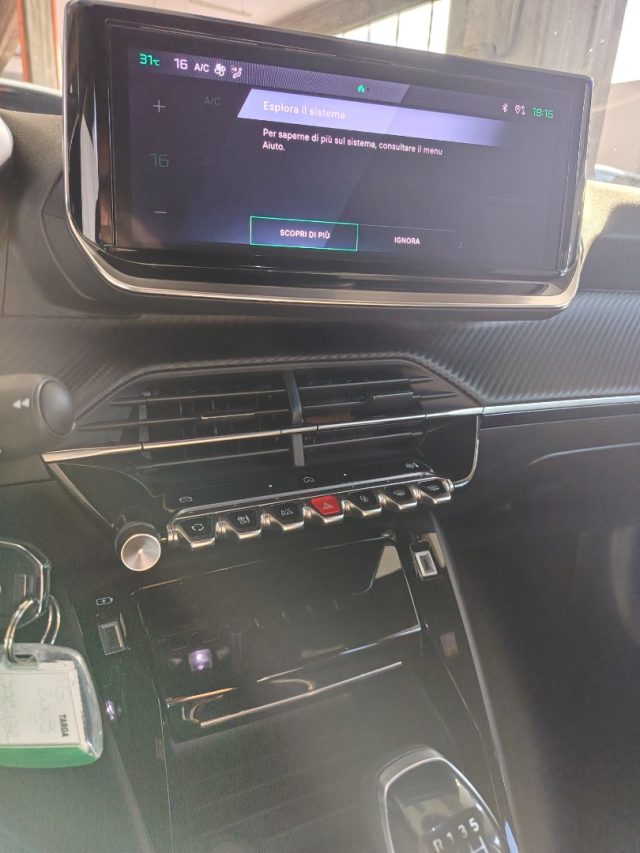 PEUGEOT 2008 — foto 23 di 26