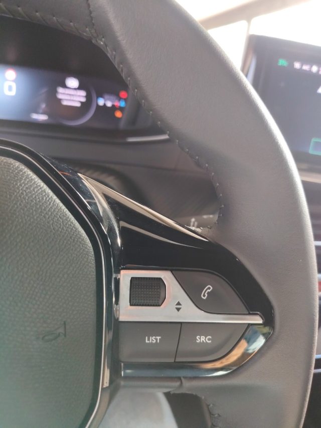 PEUGEOT 2008 — foto 24 di 26