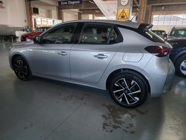 OPEL Corsa — foto 8 di 27