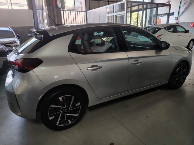 OPEL Corsa — foto 12 di 27