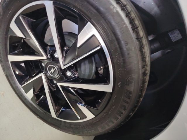OPEL Corsa — foto 13 di 27