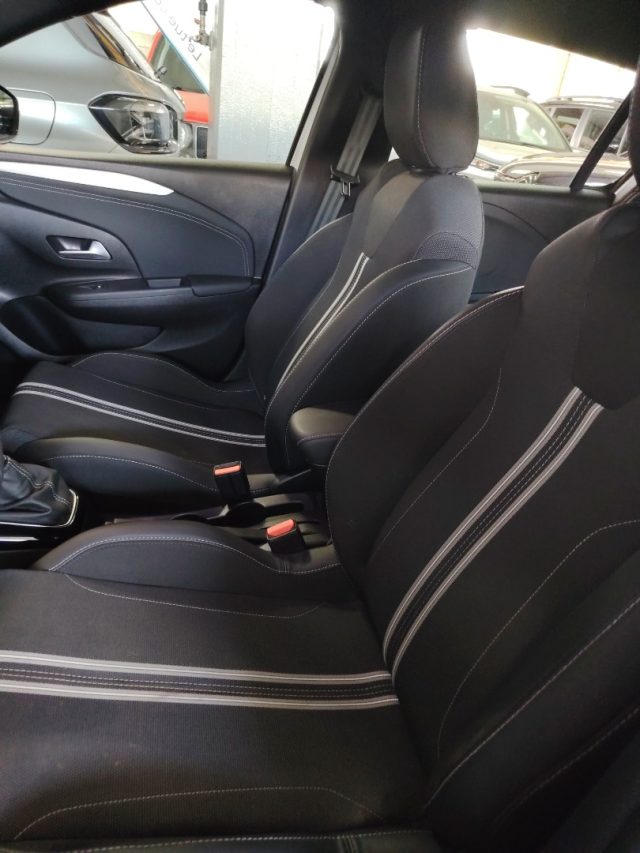 OPEL Corsa — foto 16 di 27