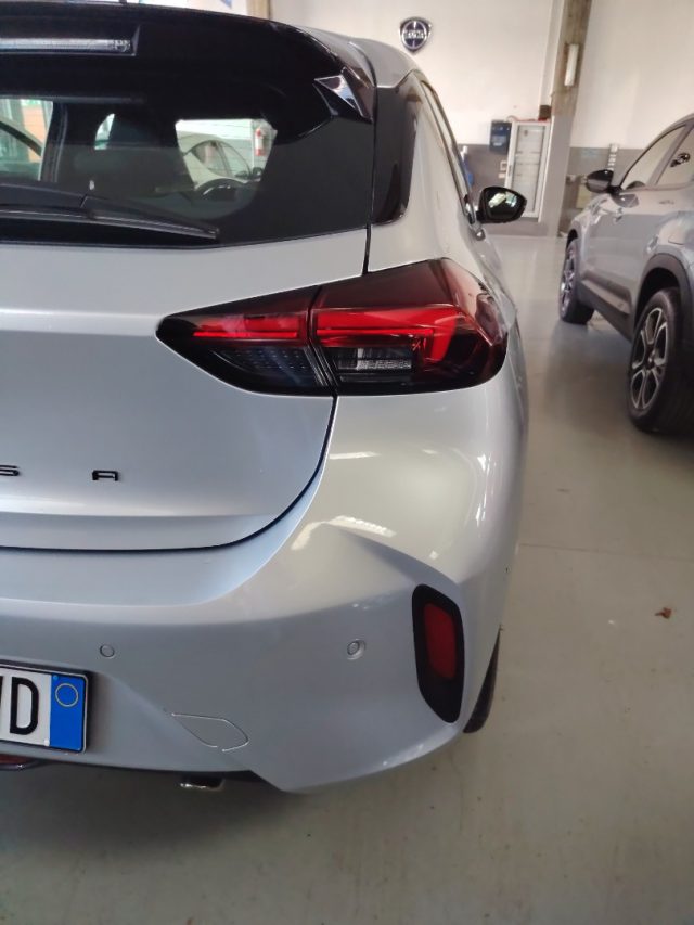 OPEL Corsa — foto 17 di 27