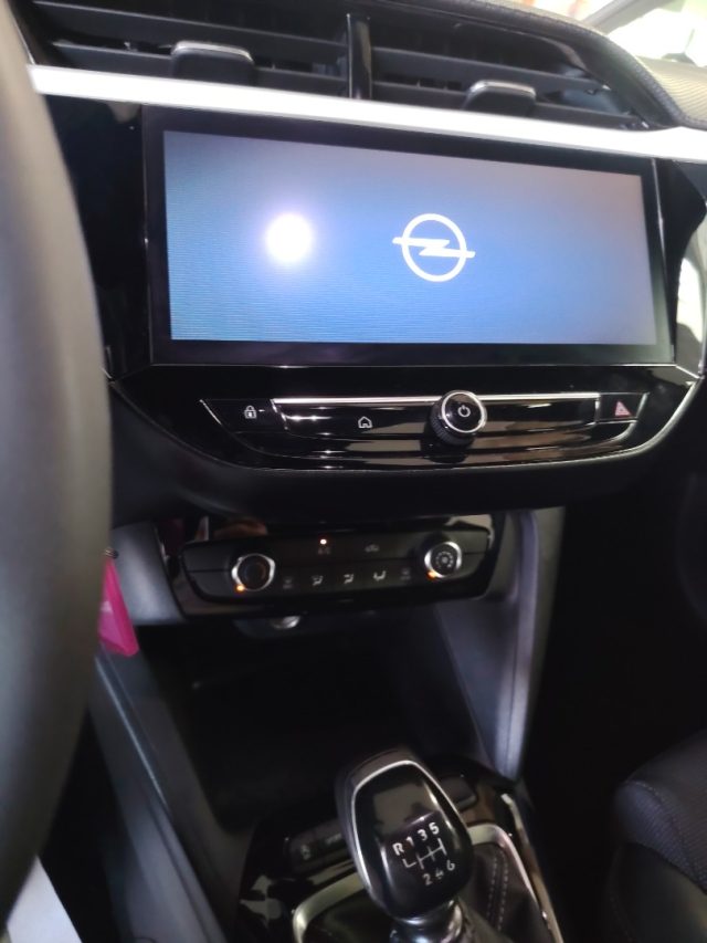 OPEL Corsa — foto 21 di 27