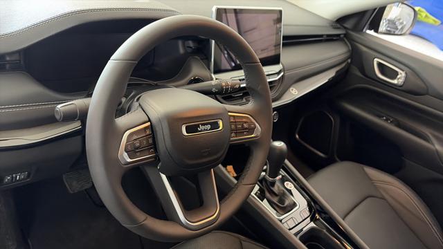 JEEP Compass — foto 26 di 31