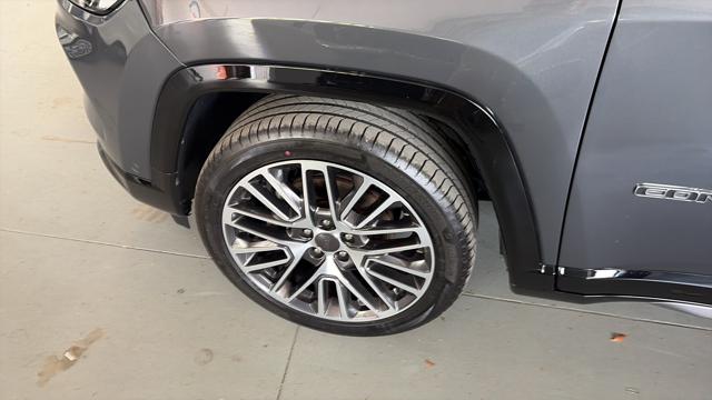 JEEP Compass — foto 24 di 31