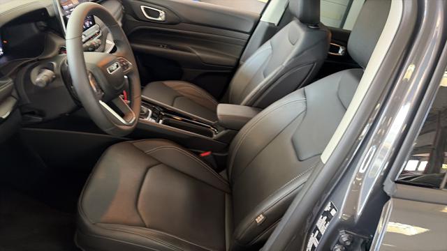 JEEP Compass — foto 25 di 31