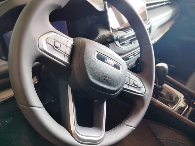 JEEP Compass — foto 8 di 31