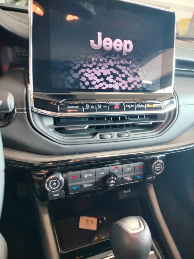 JEEP Compass — foto 10 di 31