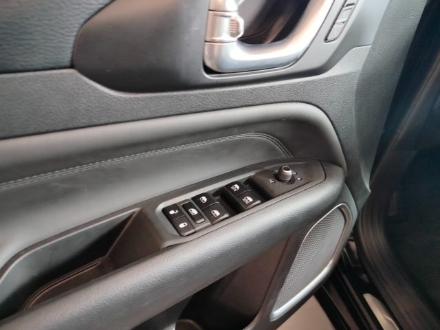 JEEP Compass — foto 5 di 31