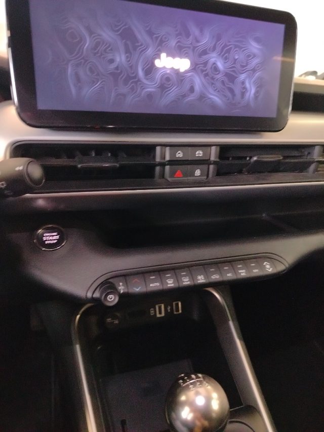 JEEP Avenger — foto 22 di 30