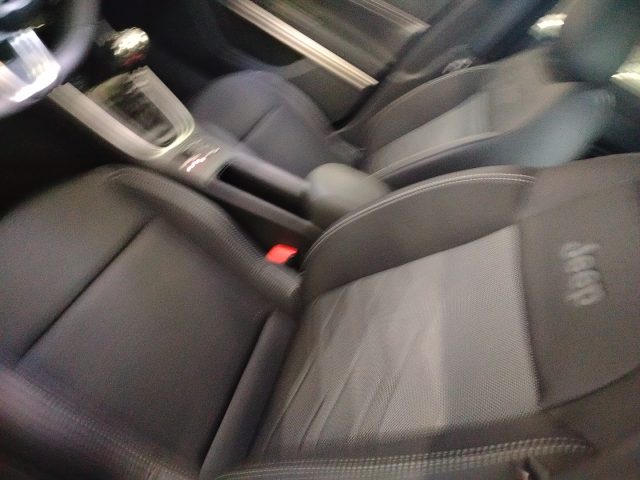 JEEP Avenger — foto 15 di 30