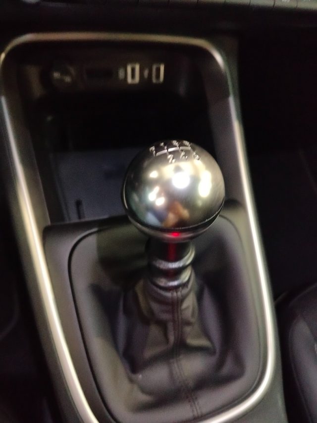 JEEP Avenger — foto 21 di 30