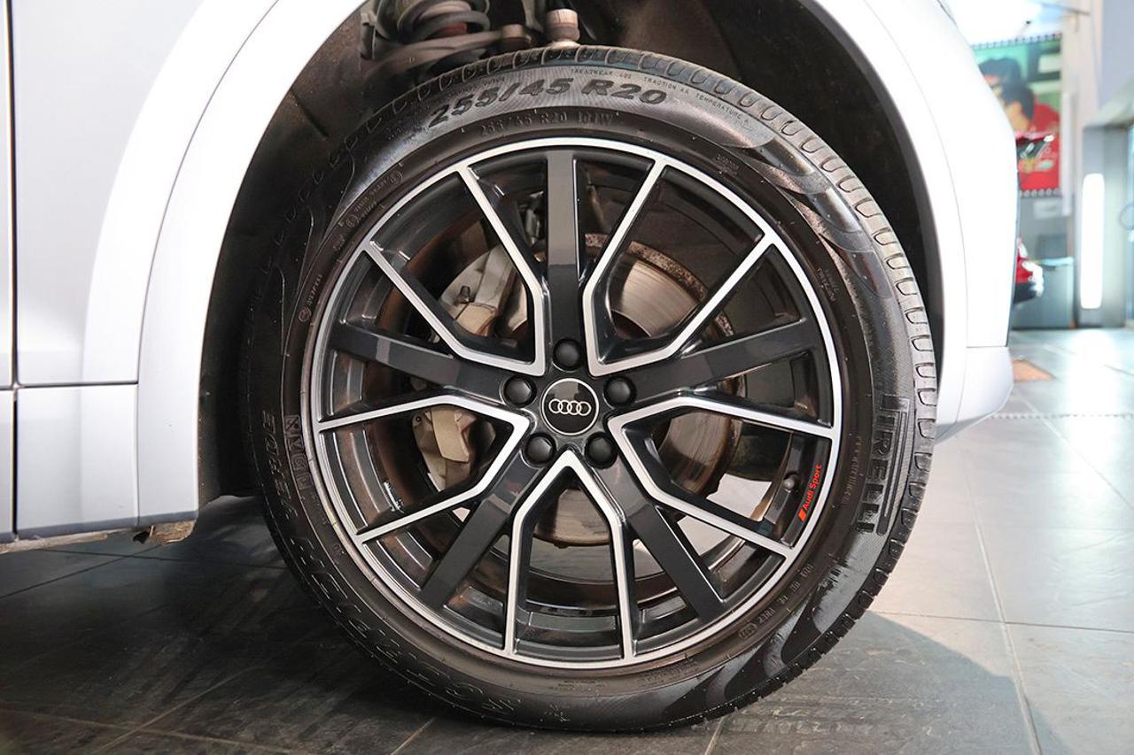 AUDI Q5 40 TDI Quattro S-Tronic S-Line Plus - 6