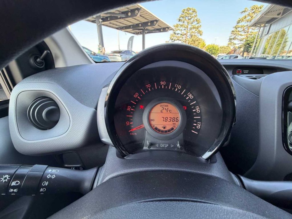 PEUGEOT 108 VTi 72 3 porte Active - 16