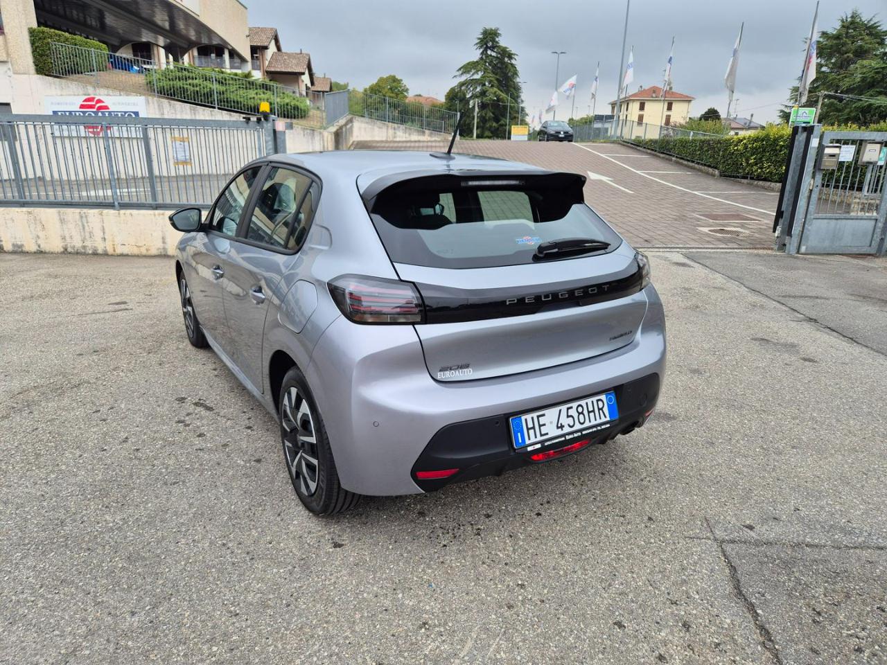 PEUGEOT 208 Hybrid 110 e-DCS6 Style - 8