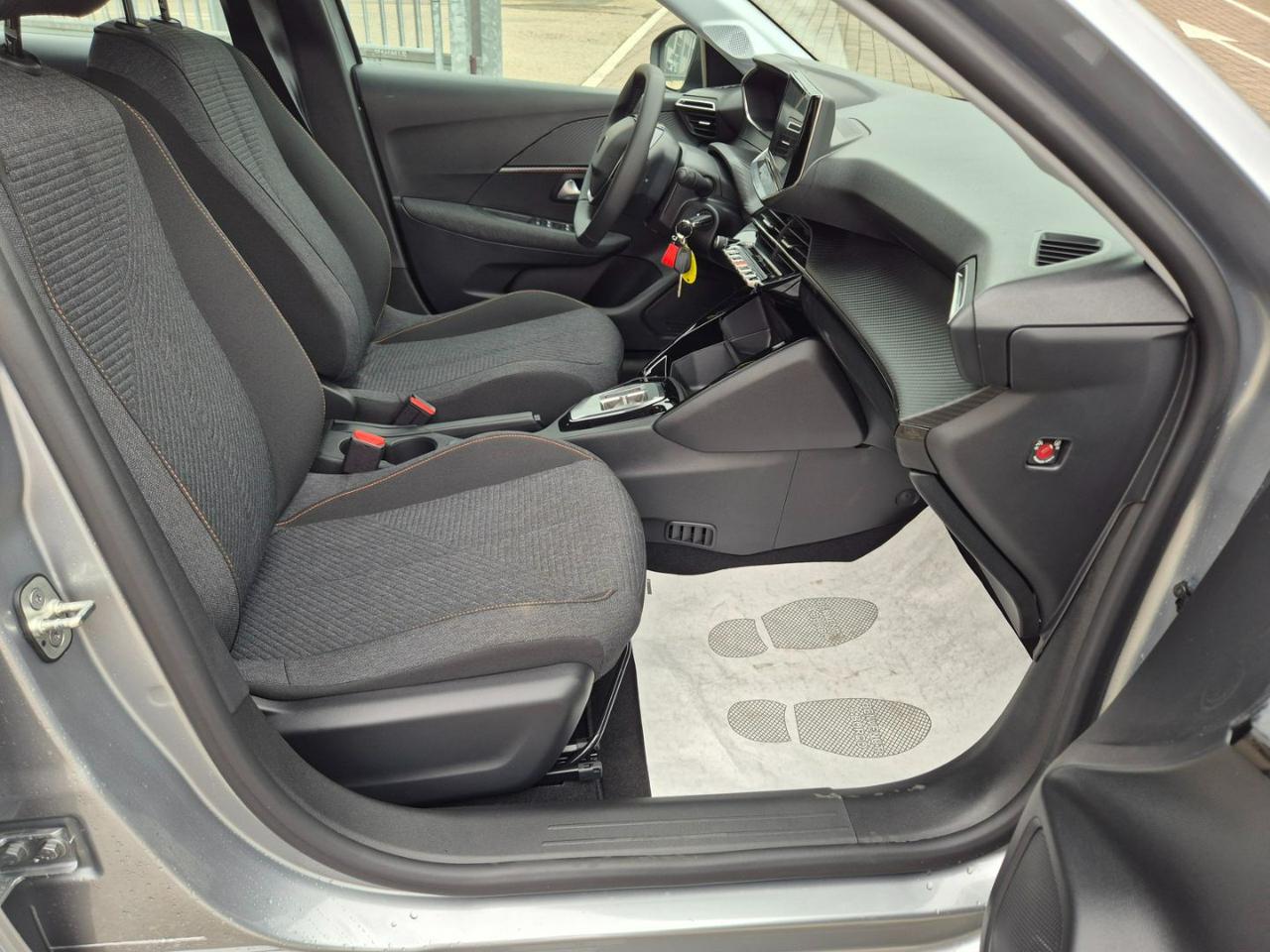 PEUGEOT 208 Hybrid 110 e-DCS6 Style - 11