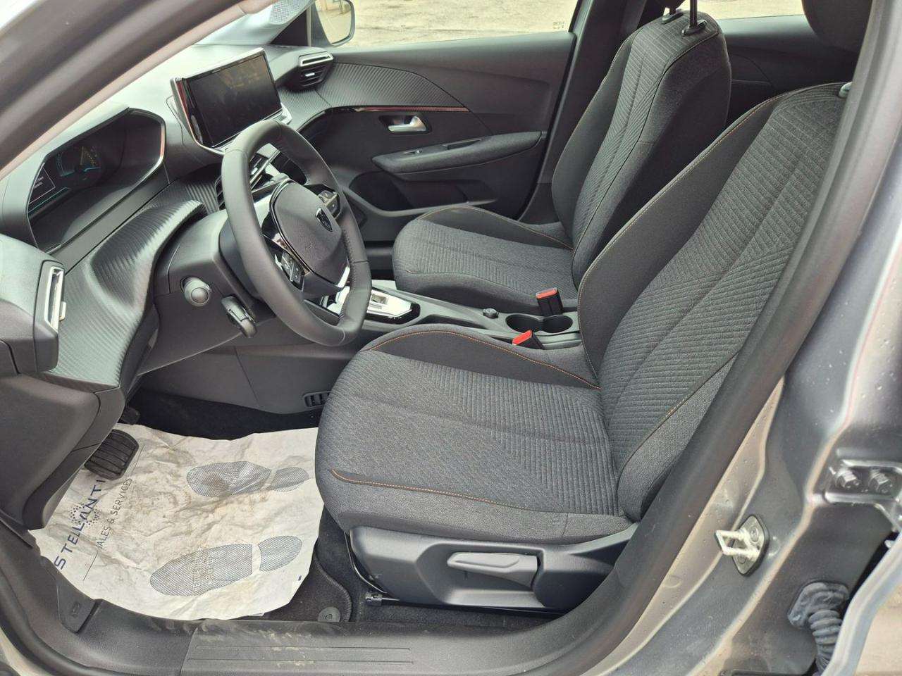PEUGEOT 208 Hybrid 110 e-DCS6 Style - 9