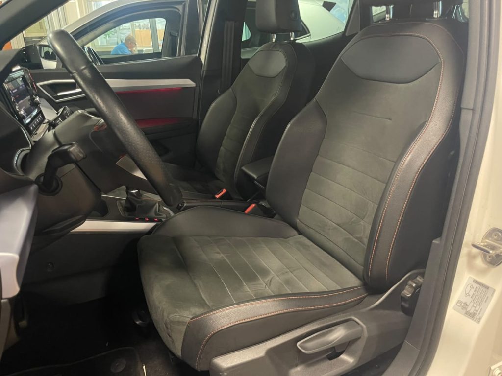 SEAT Arona 1.0 EcoTSI FR 18 VIDEO C/GRIMALDI SPECIAL DAY - 14